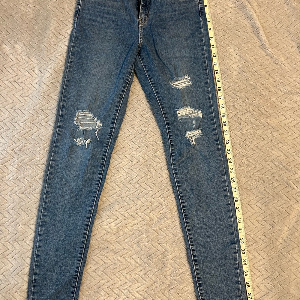 Levi's Women's Ripped Skinny Jeans - Dark Blue Wash